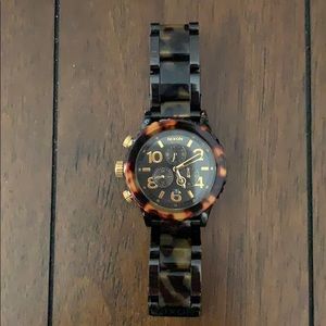 Nixon Minimize 42-20 Chrono Tortoise Shell